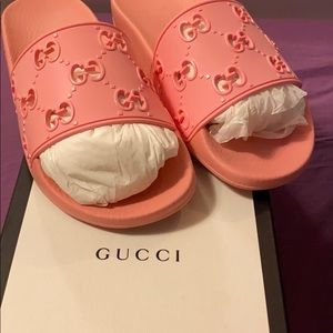 Women’s pink Gucci Sandal